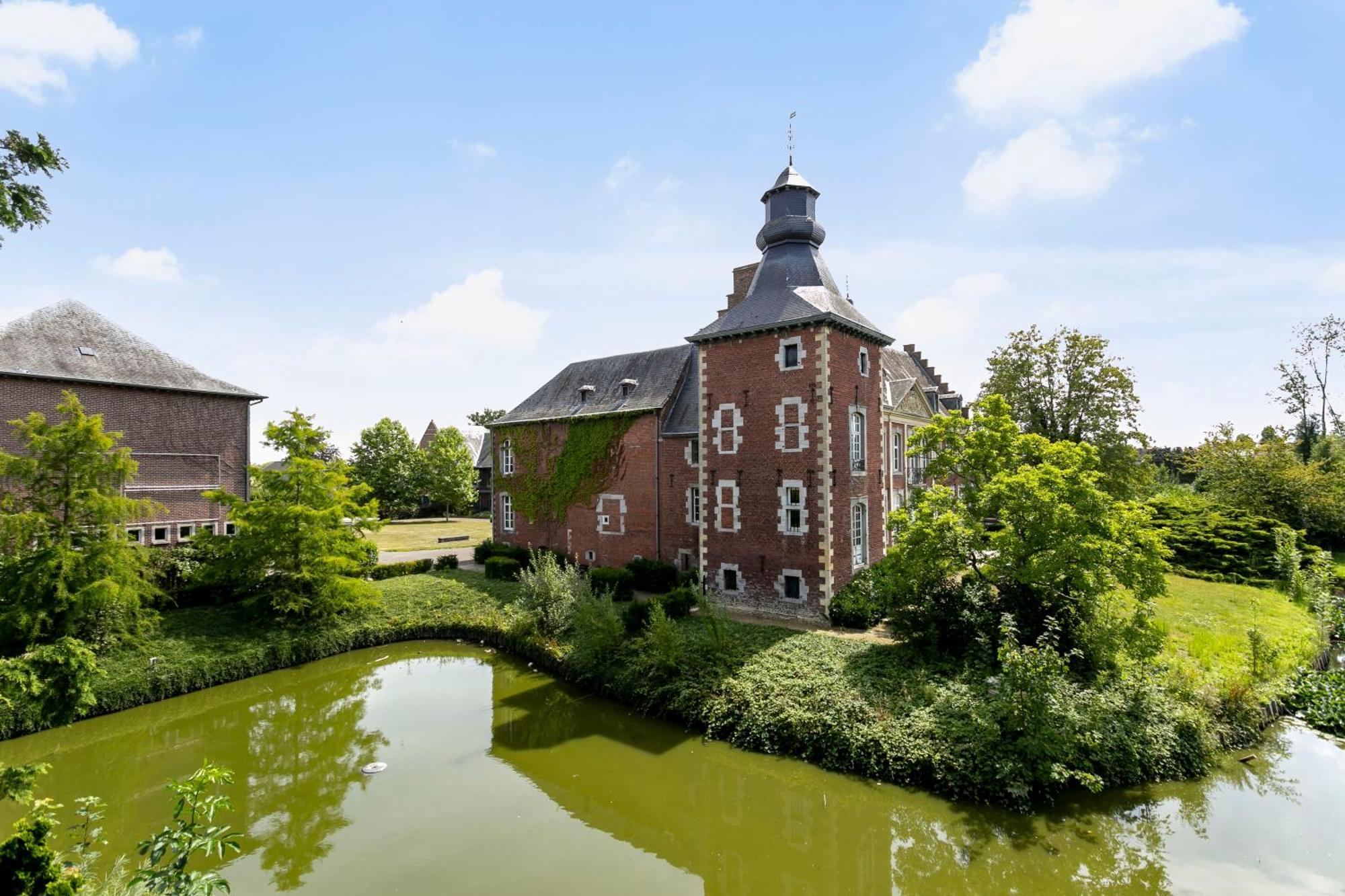 Chateau De Looz 外观 照片