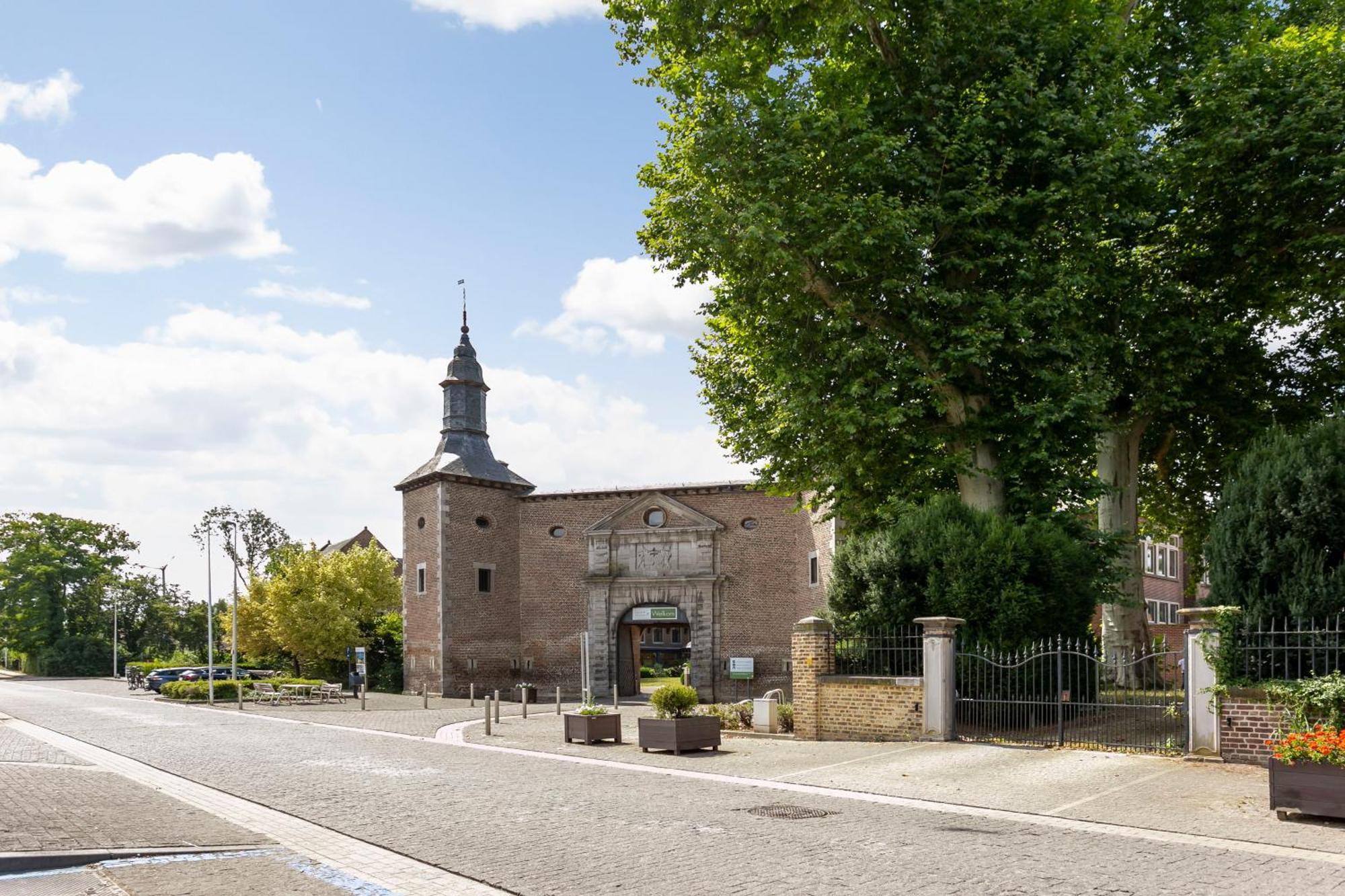 Chateau De Looz 外观 照片