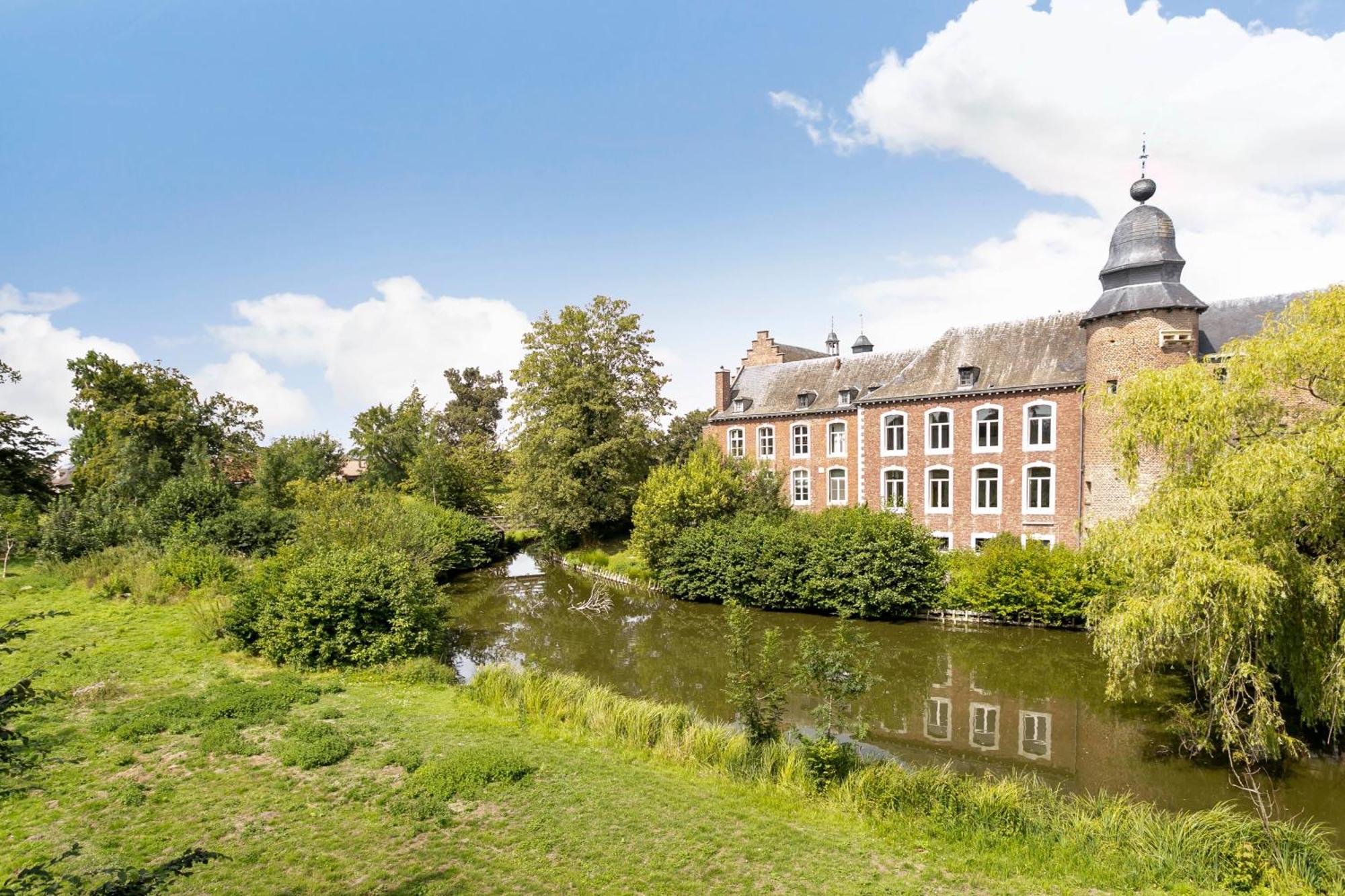 Chateau De Looz 外观 照片